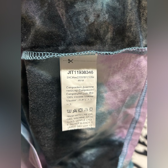 Shein Tie-Dye short sleeve shirt- purple black and blue- size l - Picture 8 of 9